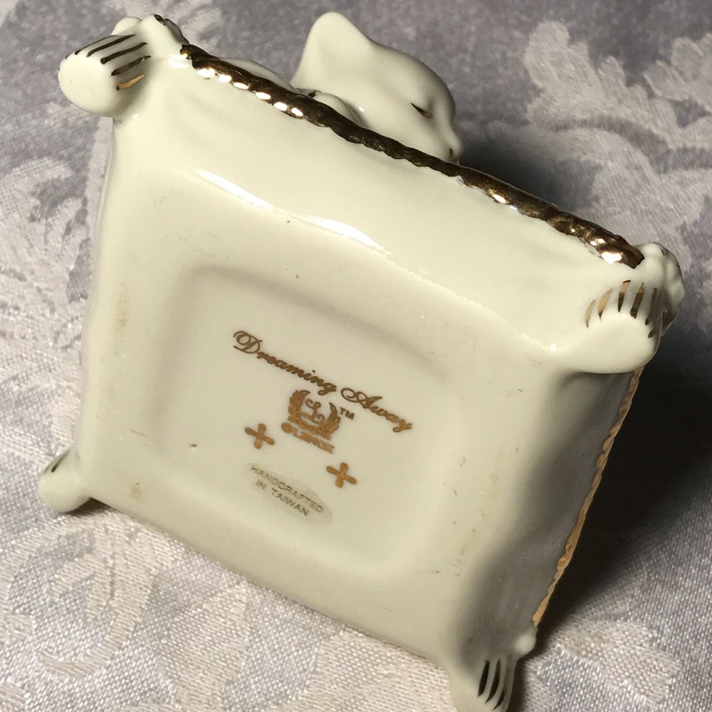 Vintage Lenox “Dreaming Away” Resting Cat w 24K Gold Accent - Picture 3 of 3